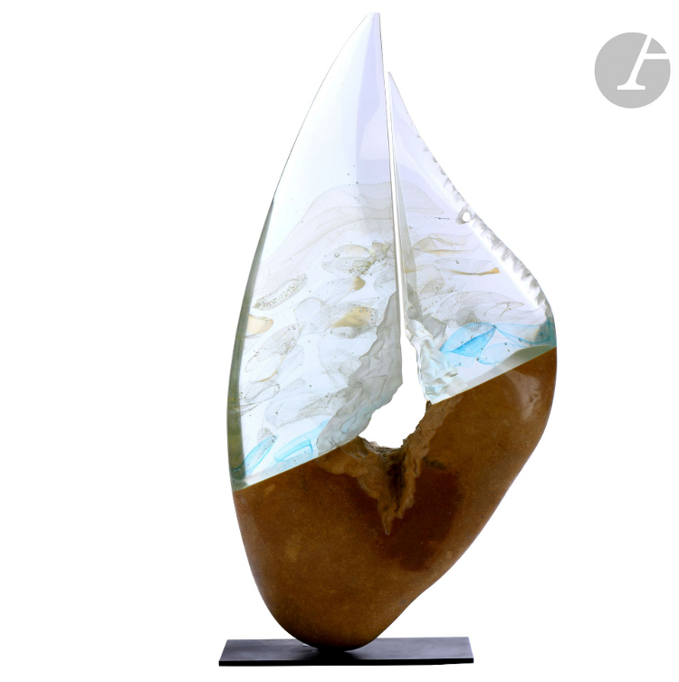Verrerie d'Eric Laurent à Montoison (26) une monumentale scupture Pierre et Verre -14 x 33 x h=66cm - photo Ader