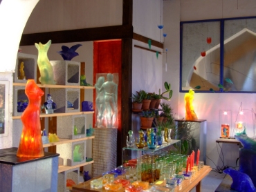 Frédéric Morin et Salomé à Saillans (26) : dans leur galerie de Saillans