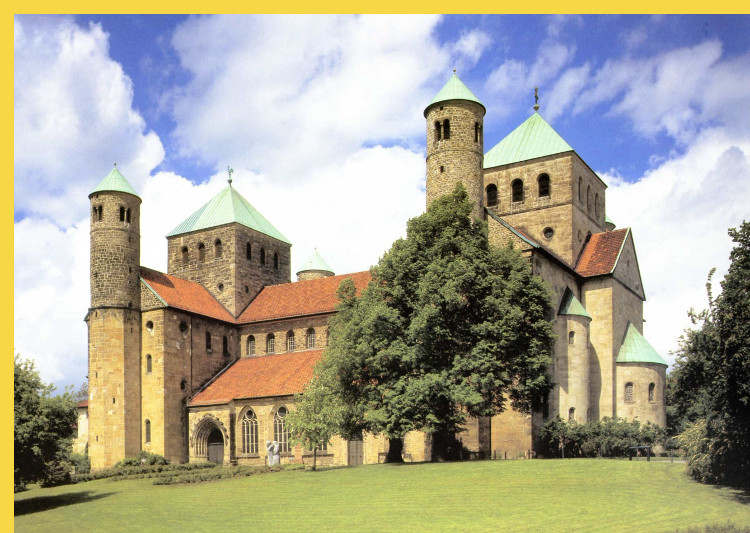 architecture carolingienne - Hildesheim (D) église carolingienne Saint-Michaël vers 1010 - vue générale du chevet côté sud-est