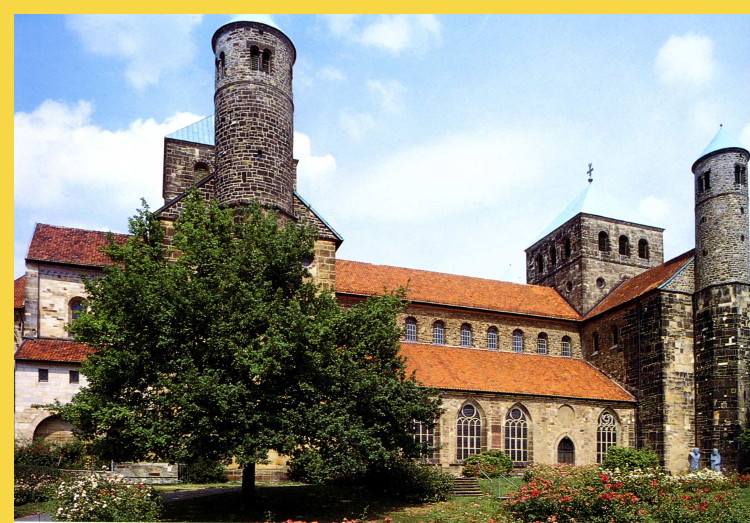 architecture carolingienne - Hildesheim (D) église carolingienne Saint-Michaël vers 1010 - vue générale du bloc occidental côté sud-ouest