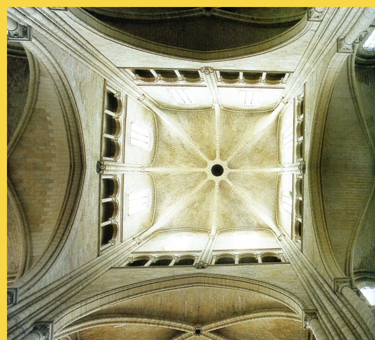architecture gothique primitive - Laon (02) Notre-Dame 1155 → 1235 - tour-lanterne de la croisée de transept, voûte octopartite sur croisée d'ogives radiales