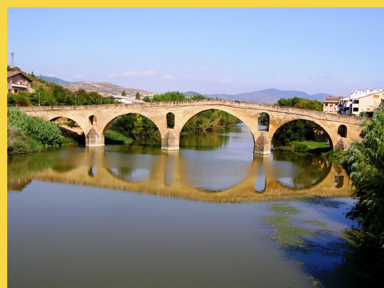 architecture romane - Puente-la-Reina (E) Puente de los Peregrinos XIe s.