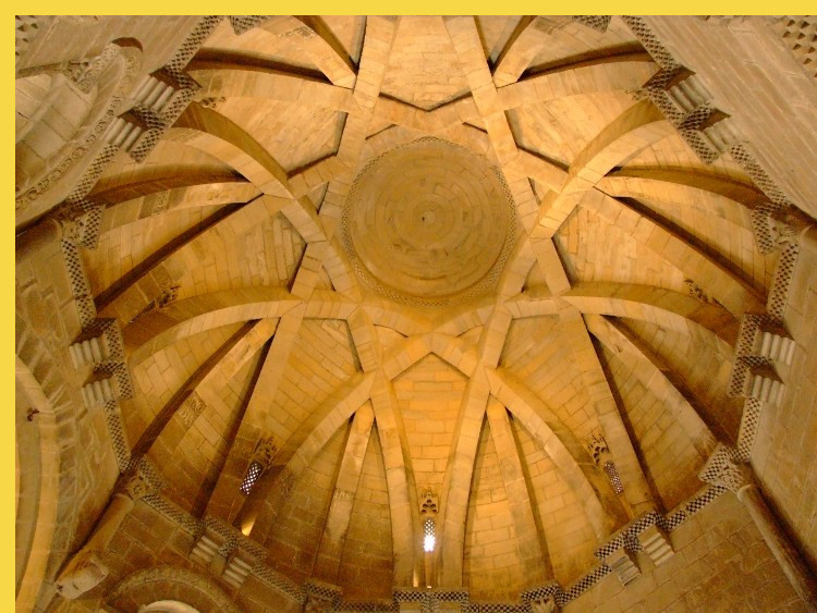 architecture gothique primitive - Torres-del-Rio (E) Santo Sepulcro 1180 - les très belles géométrie et stéréotomie de la coupole étoilée