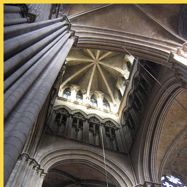 architecture gothique primitive - Rouen (76) Notre-Dame IVe s. + 1030 → 1063 + 1145 → 1237 - la tour-lanterne de la croisée de transept culmine à 51m sous clef tout de même