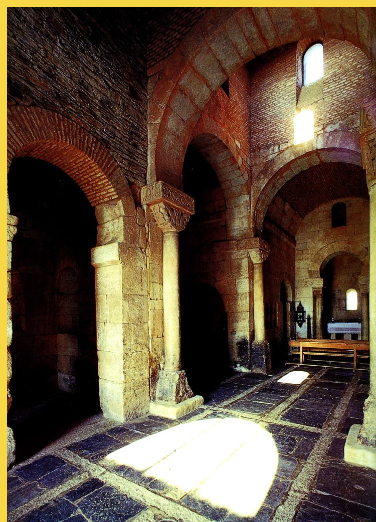 architecture paléochrétienne - Zamora (E) église wisitohique San Pedro de la Nave VIIe s. - nef