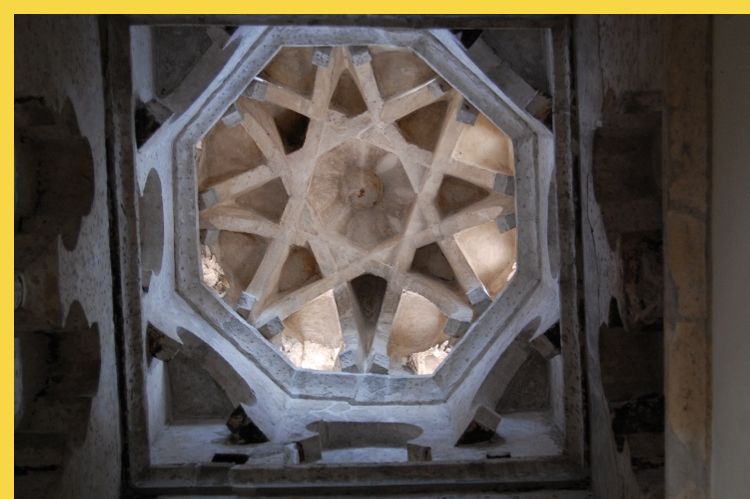 architectutre musulmane hispanique - Tolède (E) : Mosquée Bab al-Mardum en 999 - les nervures de la coupole centrale