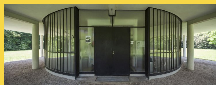 bioclimatique fluidite des espaces villa Savoye à Poissy par Le Corbusier en 1931 : porte nord d'entrée