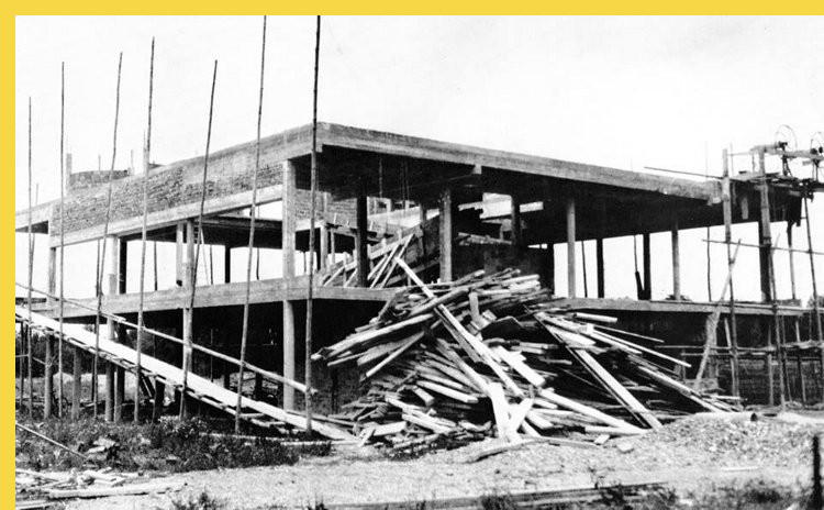 fluidite des espaces villa Savoye à Poissy par Le Corbusier en 1931 : photos de chantier de construction 1928-1930