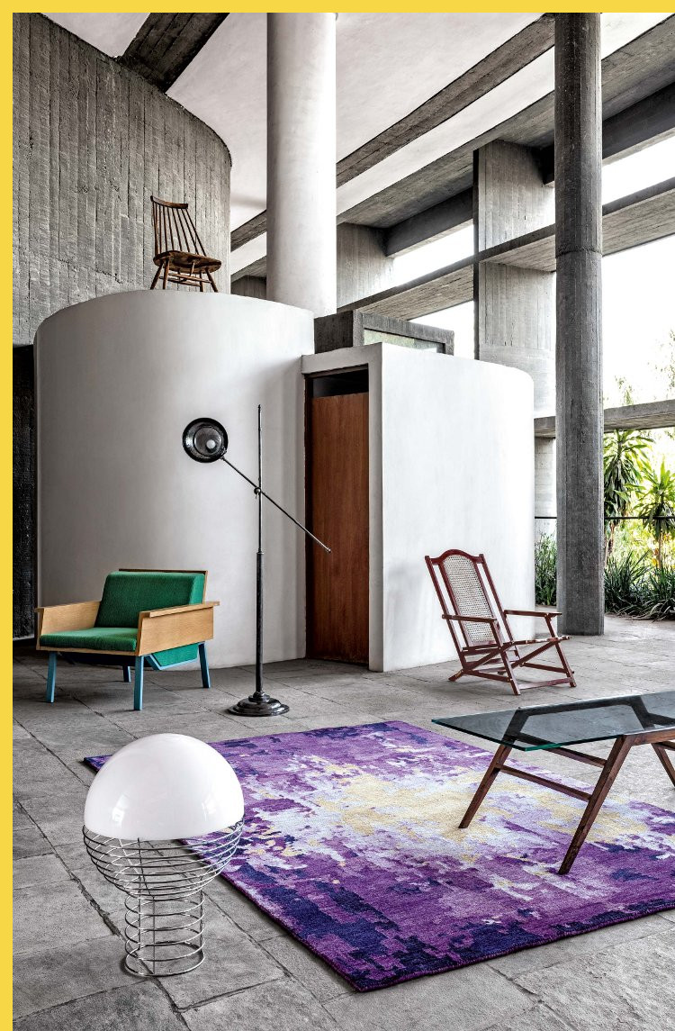 bioclimatique fluidite des espaces Maison des Filateurs (= Millowners) à Ahmedabad par Le Corbusier en 1956 - sous le préau avant la salle plénière, les commodités