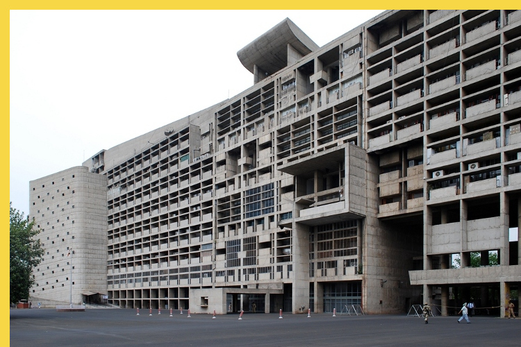 bioclimatique fluidite des espaces le secrétariat du Capitole du Pendjab à Chandigarh par Le Corbusier en 1953