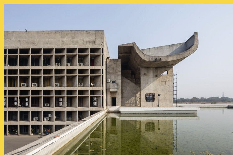 bioclimatique fluidite des espaces le Capitole du Penjab à Chandigarh par Le Corbusier en 1962 : l'angle sud