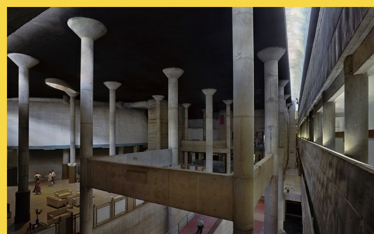 bioclimatique fluidite des espaces le Capitole du Pendjab à Chandigarh par Le Corbusier en 1962 : la vaste salle des pas perdus autour de la salle plénière
