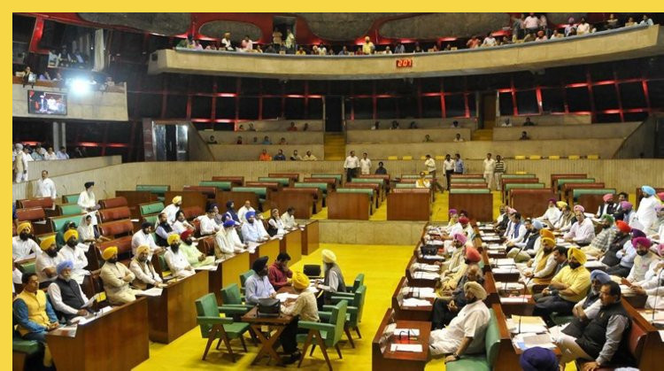 bioclimatique fluidite des espaces le Capitole du Pendjab à Chandigarh par Le Corbusier en 1962 : dans la salle plénière de l'Assemblée, la majorité et l'opposition se font face