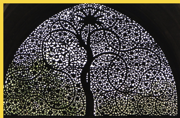bioclimatique fluidité des espaces vue intérieure de la grille de marbre de la mosquée Sidi Saiyyed à Ahmedabad en 1572-73 devenue le logo de l'I.I.M. = Indian Institute of Management