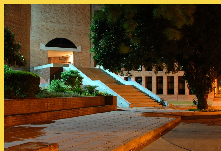 bioclimatique fluidite des espaces l'Indian Institute of Management à Ahmedabad par Kahn en 1974 : plan du bloc pédagogique