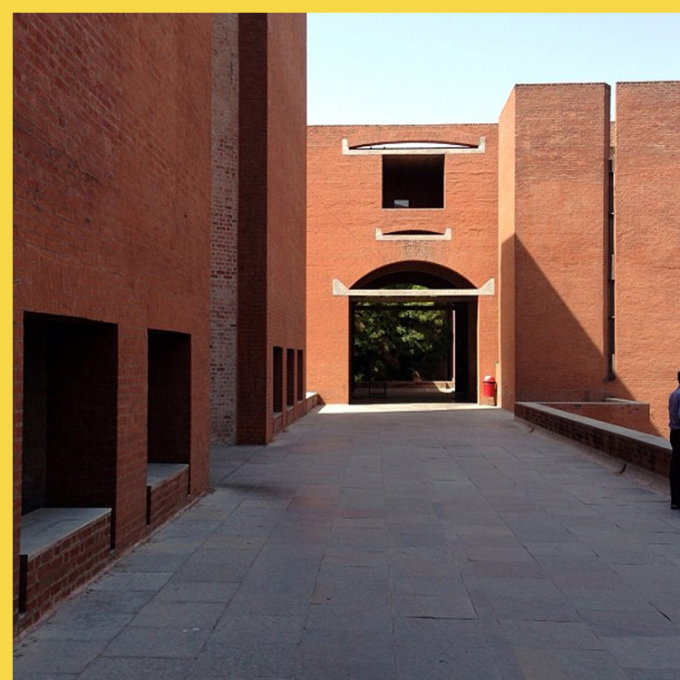 bioclimatique fluidite des espaces l'Indian Institute of Management à Ahmedabad par Kahn en 1974 : l'accès aux salles de cours depuis la bibliothèque