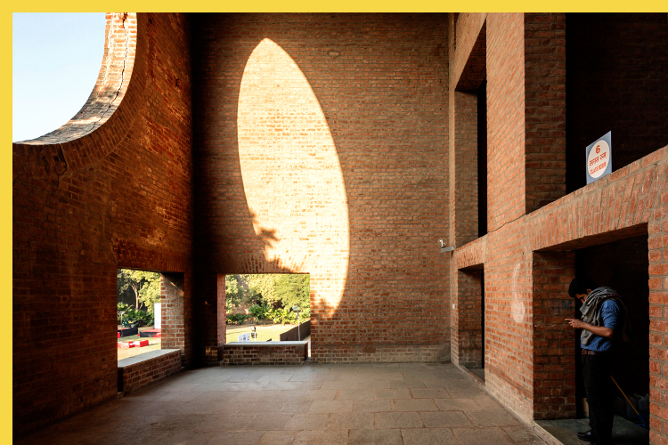 bioclimatique fluidite des espaces l'Indian Institute of Management à Ahmedabad par Kahn en 1974 : coursives des amphis