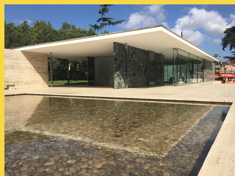 bioclimatique fluidité des espaces Pavillon de l'Allemagne à Barcelone par Mies van der Rohe en 1929 : façades sud et est