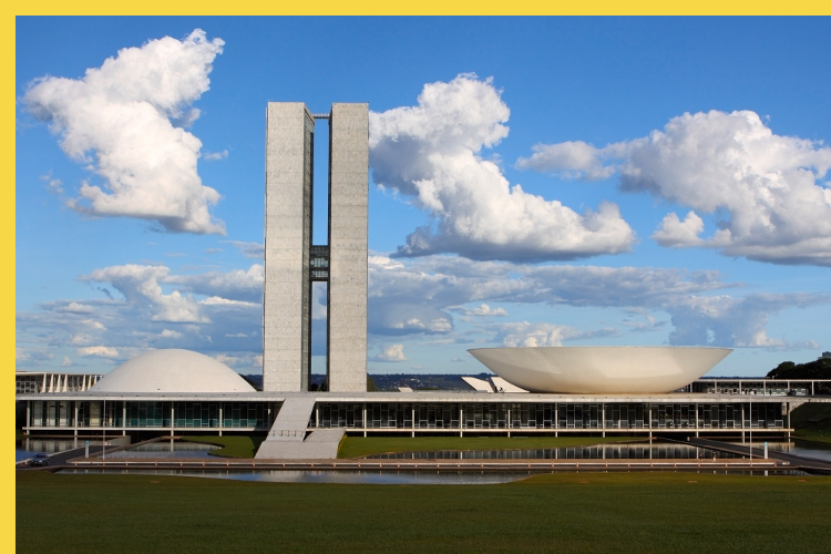 le Congrès National à Brasilia par Niemeyer en 1960 : vue générale