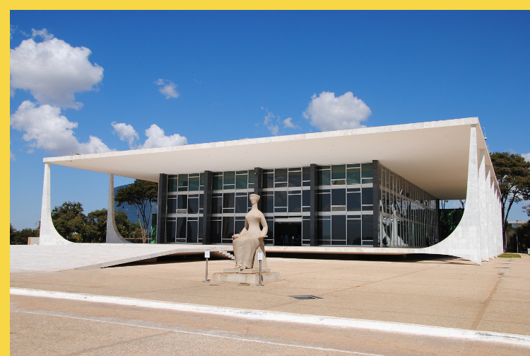 fluidite des espaces Tribunal suprême à Brasilia par Niemeyer en 1960 : allégorie de la Justice aveugle