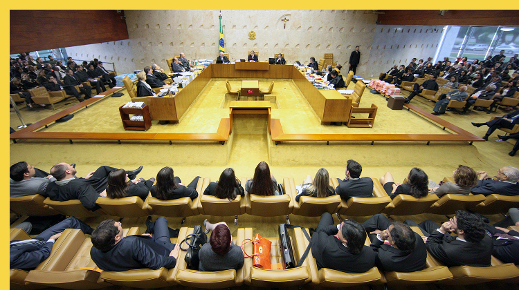 fluidite des espaces Tribunal suprême à Brasilia par Niemeyer en 1960 : salle d'audience plénière