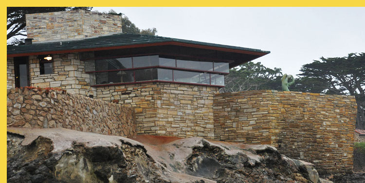bioclimatique fluidite des espaces Walker House Carmel par Wright en 1948 : la façade sur les vagues