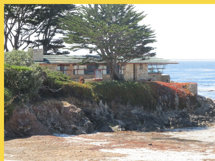 bioclimatique fluidite des espaces Walker House Carmel par Wright en 1948 : profil de la façade nord