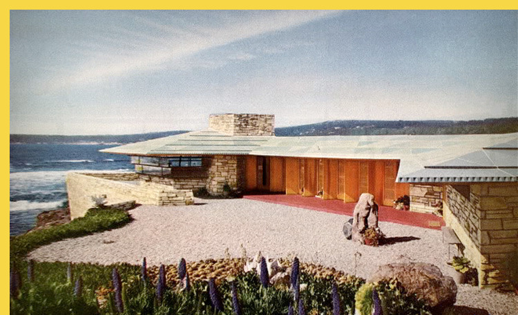 bioclimatique fluidite des espaces Walker House Carmel par Wright en 1948 : la galerie de la façade sud est protégée par des pare-soleil verticaux