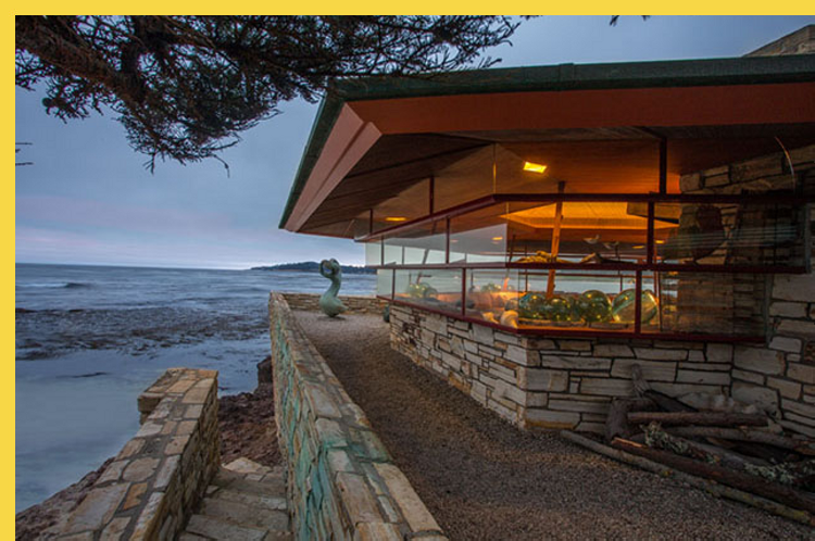 bioclimatique fluidite des espaces Walker House Carmel par Wright en 1948 : la coursive sud le long du séjour