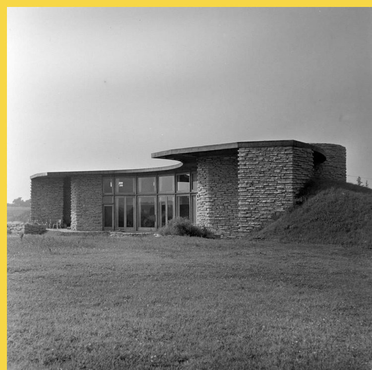 bioclimatique fluidite des espaces Solar Hemicycle de Jacobs à Middleton par Wright en 1948 : vue générale ancienne depuis l'Est