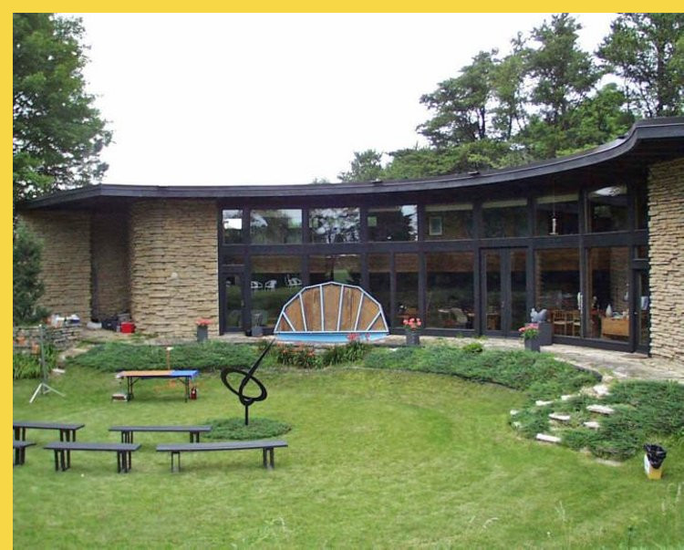 bioclimatique fluidite des espaces Solar Hemicycle de Jacobs à Middleton par Wright en 1948 : la façade principale vue depuis le Sud-Est