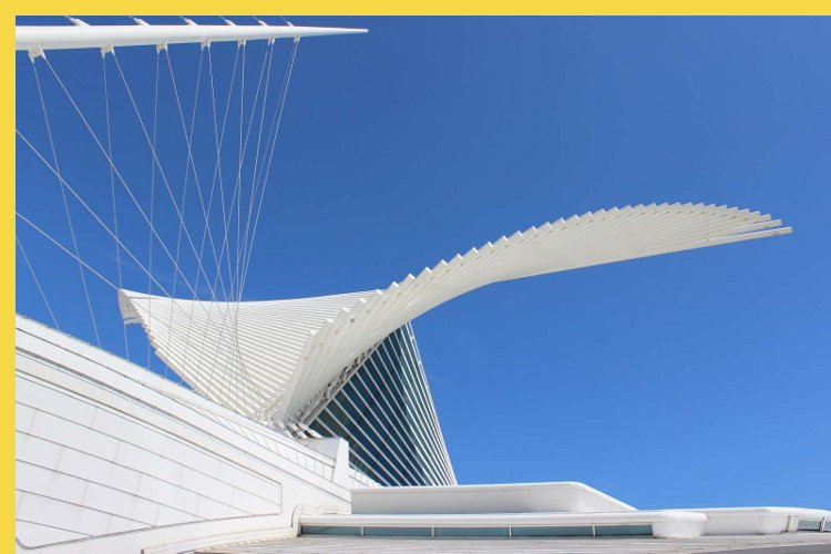 Milwaukee - Milwaukee Art Museum par Santiago Calatrava - 2001 : vue rapprochée sous les ailes déployées