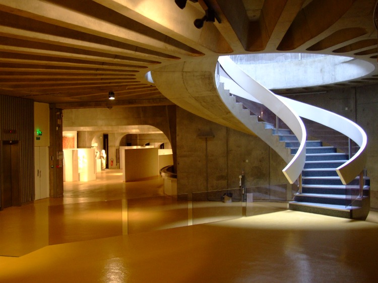 1975 Musée de la Civilication Gallo-Romaine à Lyon par Bernard Zehrfuss