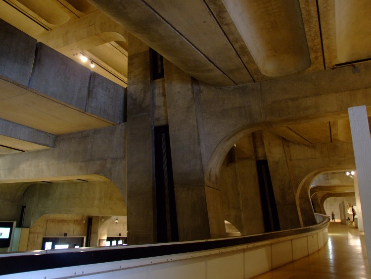 1975 Musée de la Civilication Gallo-Romaine à Lyon par Bernard Zehrfuss