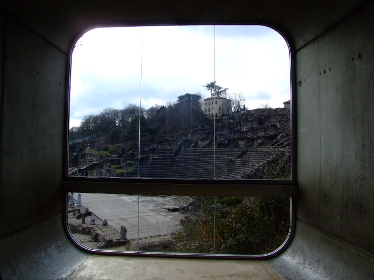 1975 Musée de la Civilication Gallo-Romaine à Lyon par Bernard Zehrfuss