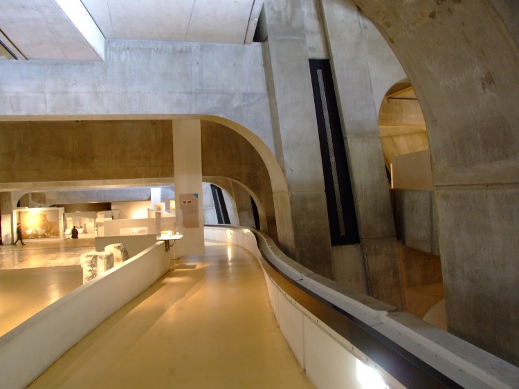 1975 Musée de la Civilication Gallo-Romaine à Lyon par Bernard Zehrfuss
