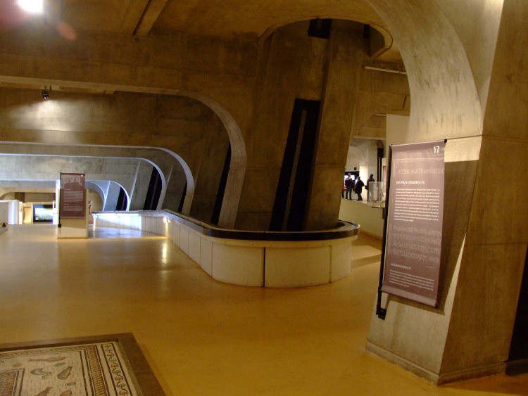1975 Musée de la Civilication Gallo-Romaine à Lyon par Bernard Zehrfuss
