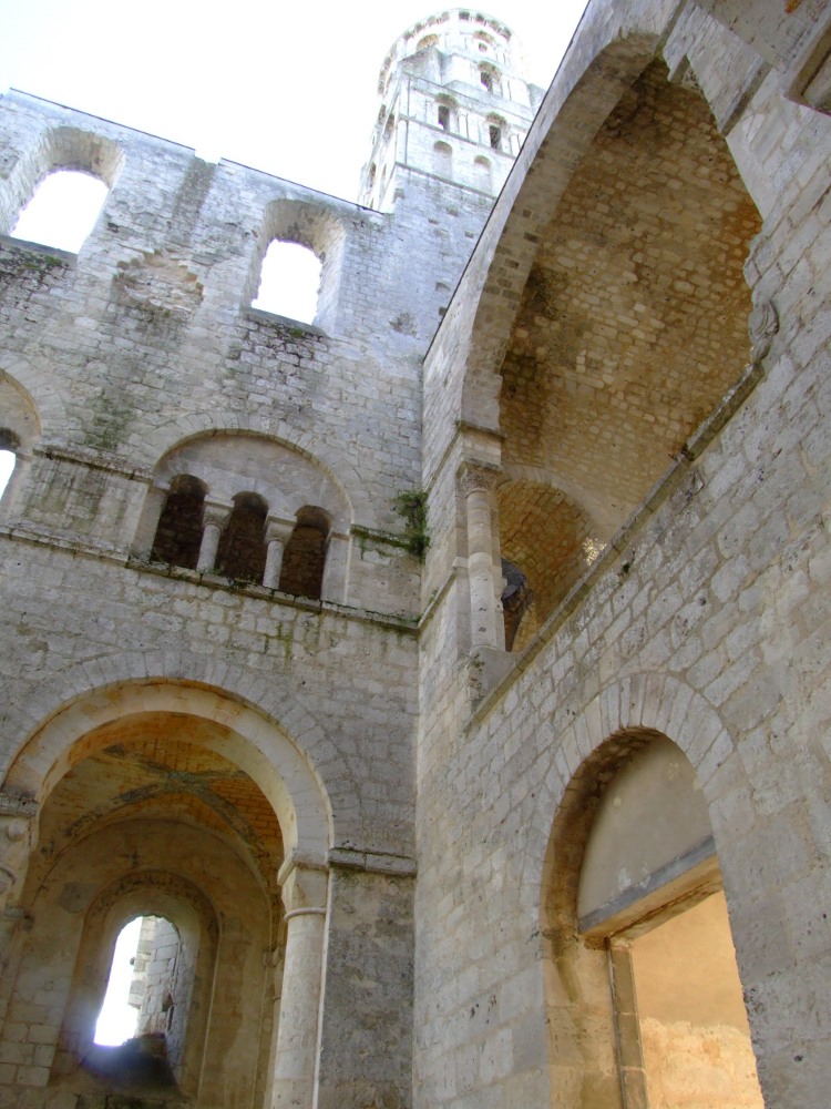 abbatiale Notre-Dame de Jumièges (76) voûtement de la tribune princière au revers de façade conservée par l'abbé Thierry