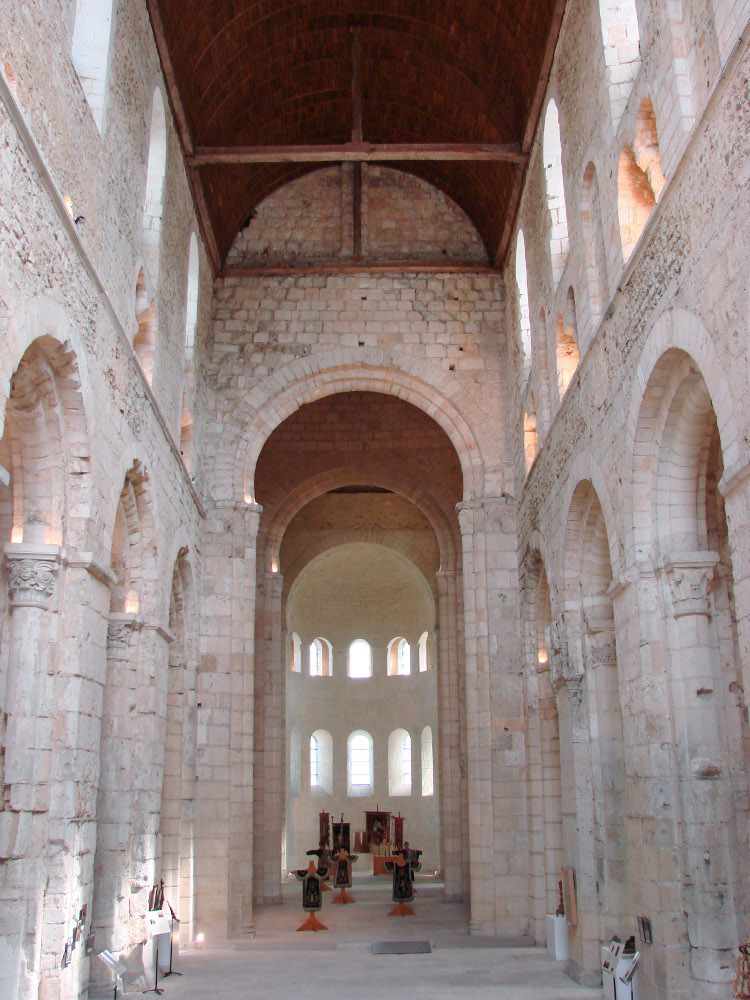 abbatiale Notre-Dame de Bernay (27) la nef construite par Guillaume de Volpiano de 1017 à 1031