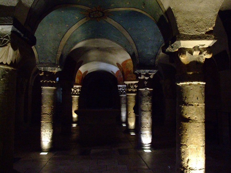 Bayeux - cathédrale Notre-Dame, crypte de Hugues II de Bayeux entre 1030 et 1050
