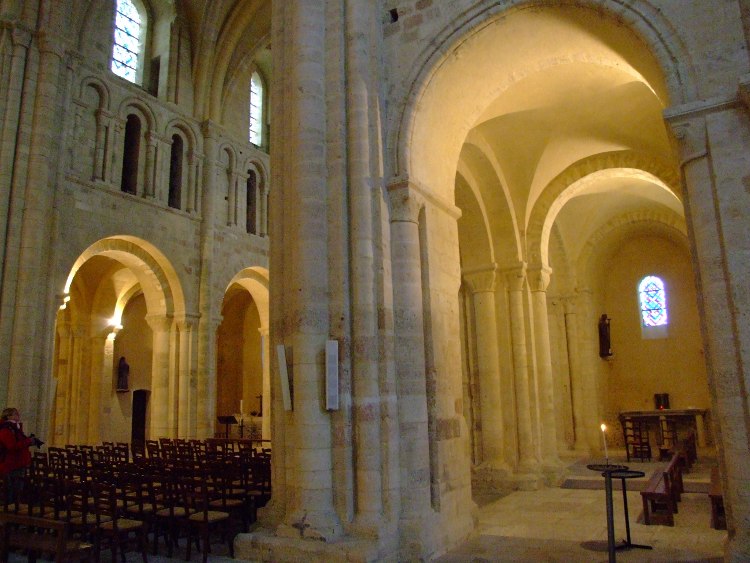 abbatiale Sainte-Trinité de Lessay (50) perspective sur l'absidiole sud