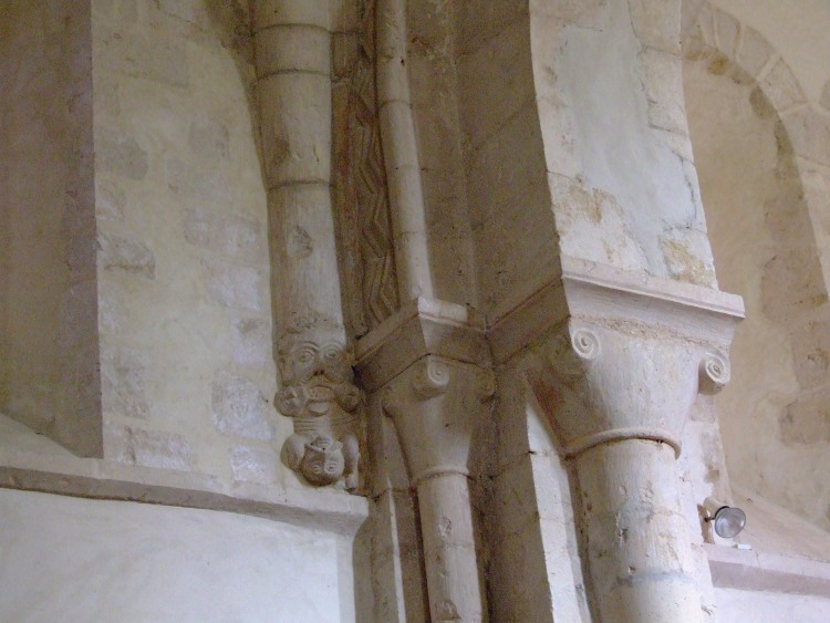 Saint-Martin de Tollevast (50) détail des chapiteaux nord-est de la première travée