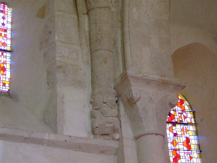 Saint-Martin de Tollevast (50) détail des chapiteaux nord-est de la deuxième travée