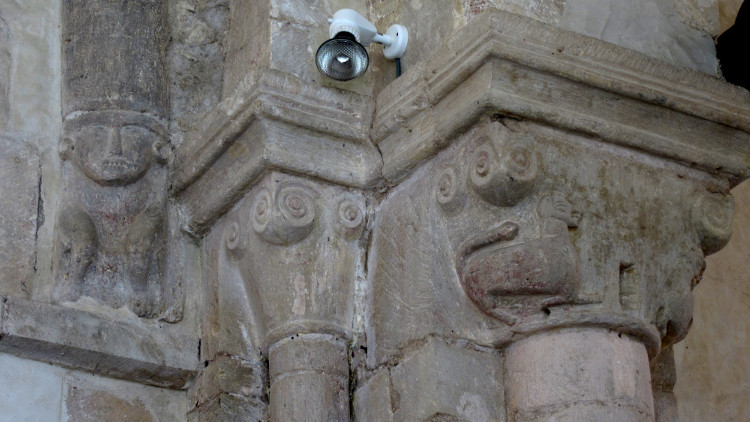 Saint-Martin de Tollevast (50) détail des chapiteaux sud-ouest de la première travée