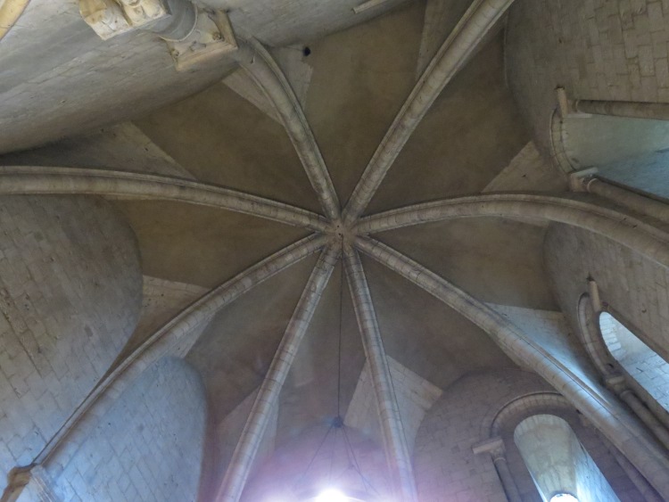 cathédrale Notre-Dame de Rouen (76) la voûte sur croisées d'ogives octoparties de la Tour Neuve = Saint-Martin