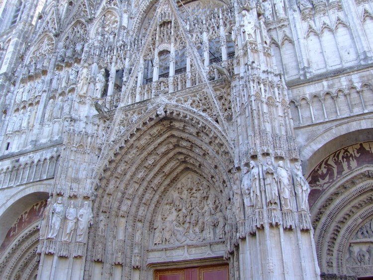 cathédrale Notre-Dame de Rouen (76) le portail central présente la généalogie de la mère de Dieu