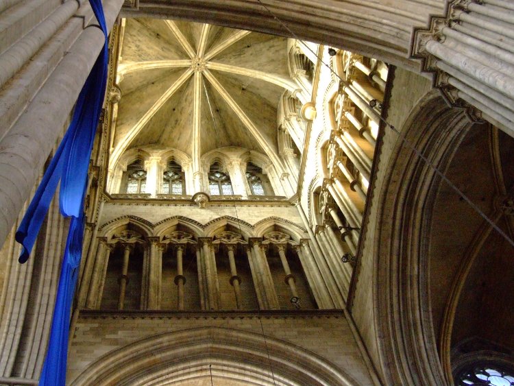 cathédrale Notre-Dame de Rouen (76) la voûte octopartite de la tour-lanterne à 51m de haut