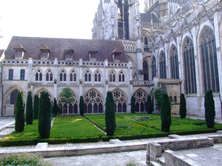 cathédrale Notre-Dame de Rouen (76) le flanc nord accueillait le cloître gothique
